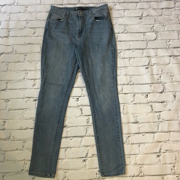 Levi’s Jean Hi Rise Skinny - Picture 2 of 9